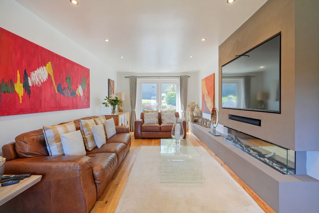 Property photo 3 of 38 Living Room