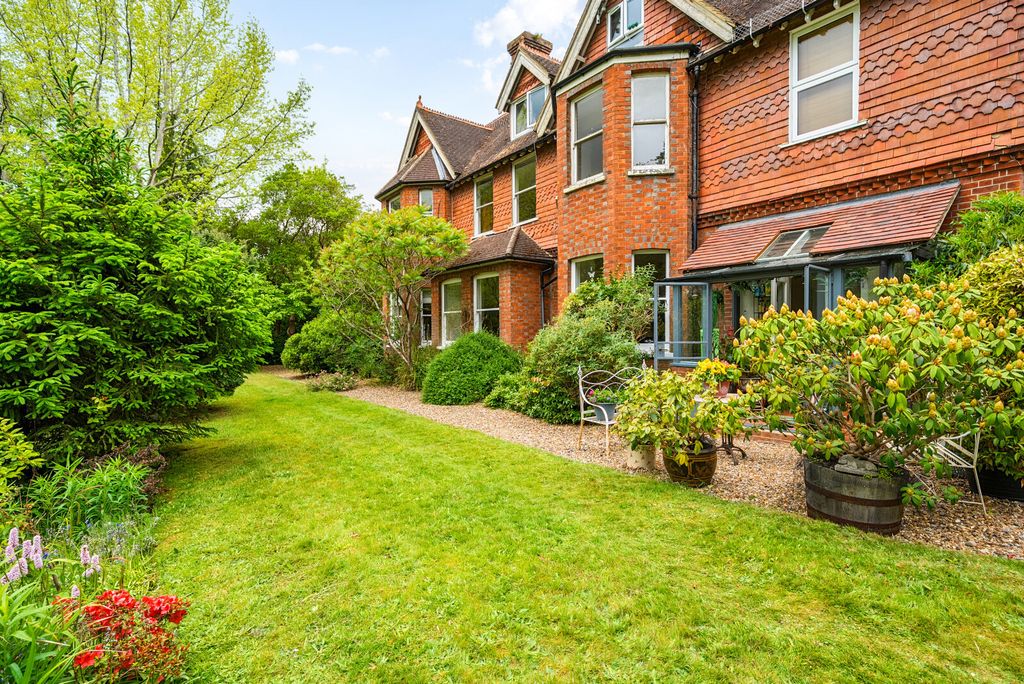 Property photo 1 of 16 1456757-6-6A01Bf4...