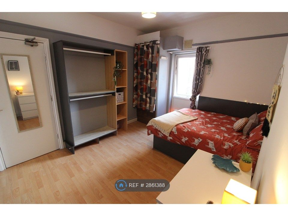 Property photo 2 of 12 Room 2 (Second Angle)