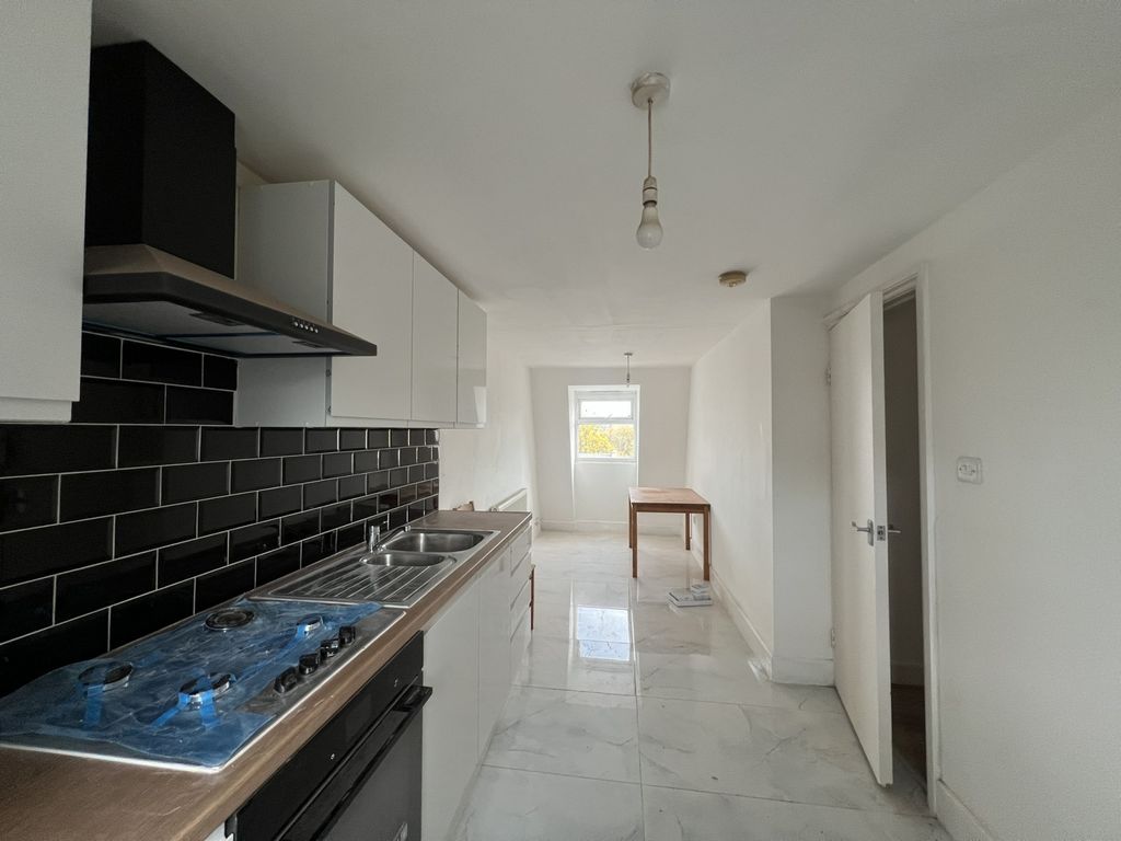 Property photo 2 of 5 Gallery