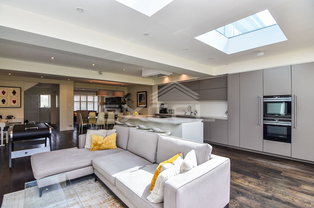 Property photo 1 of 14 C0Cb9731-86D9-4E06-B68A-E4E58A1198Fb