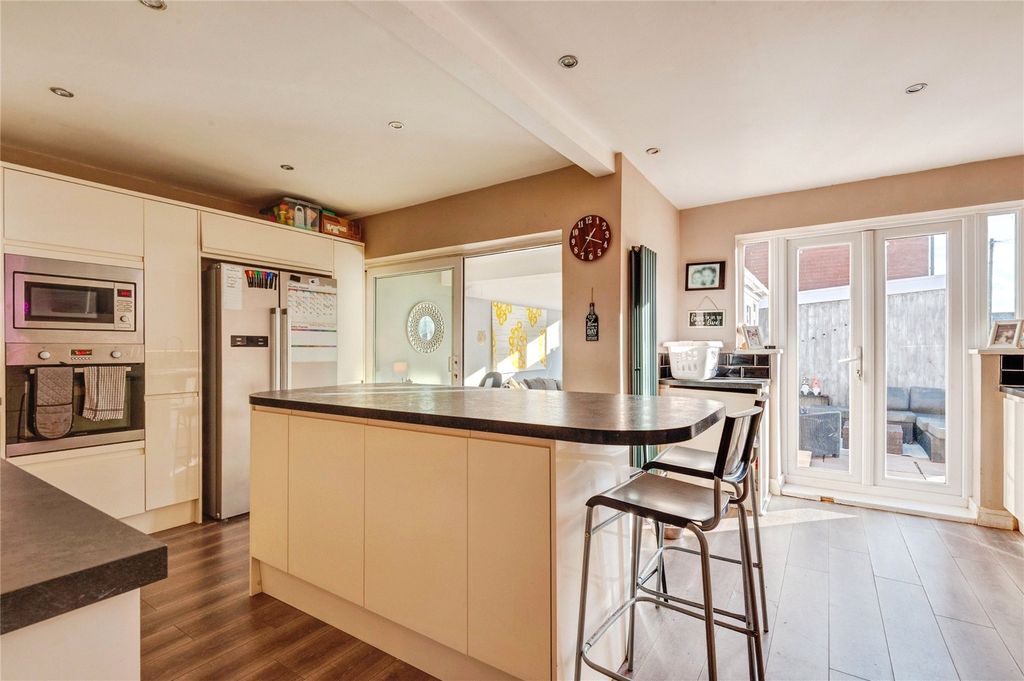 Property photo 3 of 24 Picture No. 81