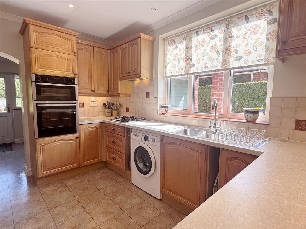 Property photo 3 of 23 Kitch 1.Jpg