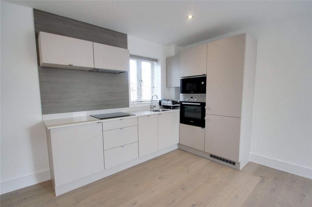 Property photo 3 of 12 Picture No. 01