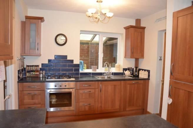 Property photo 2 of 6 Kitchen