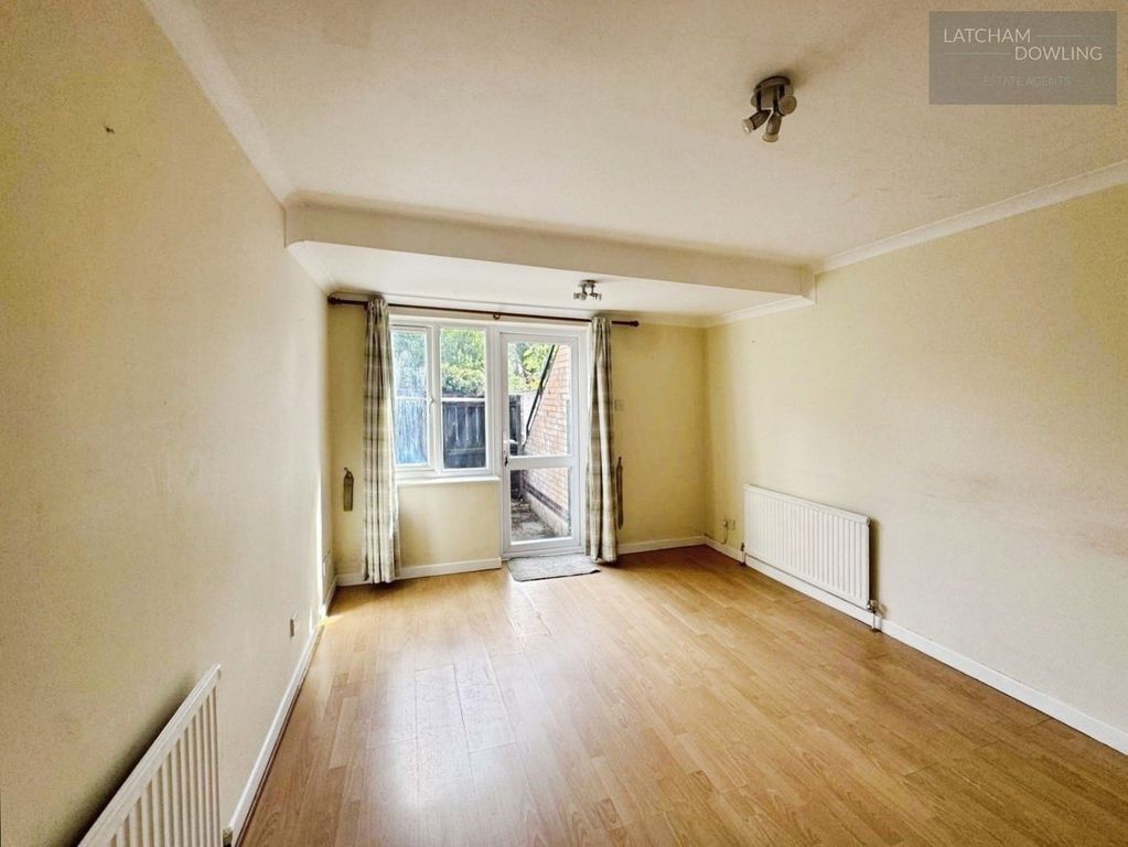 Property photo 3 of 10 Lounge