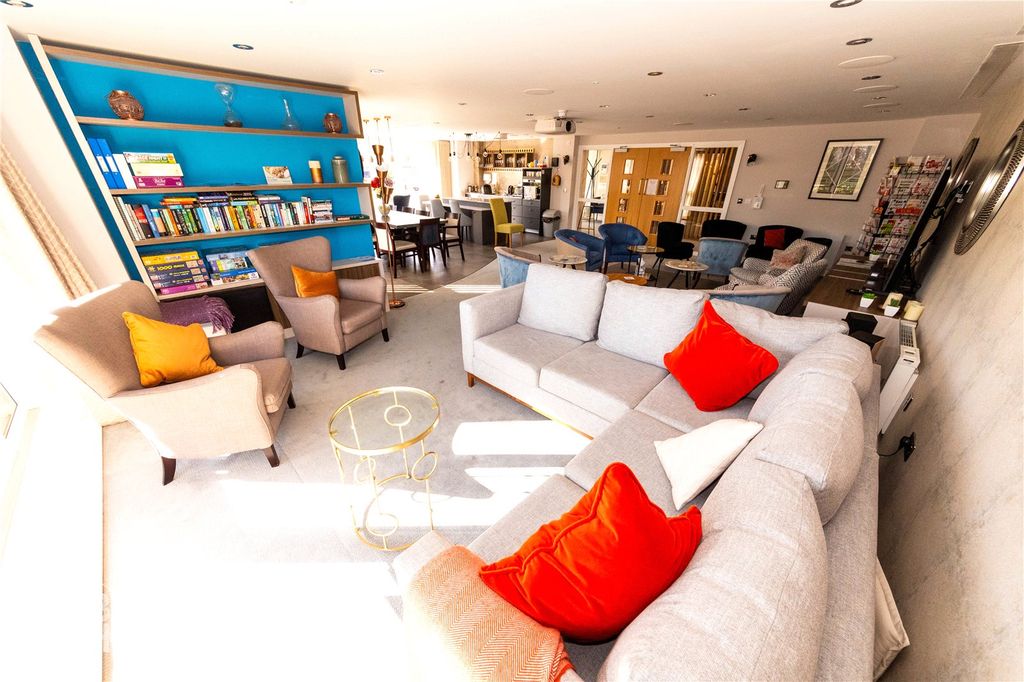 Property photo 2 of 28 Picture No. 28