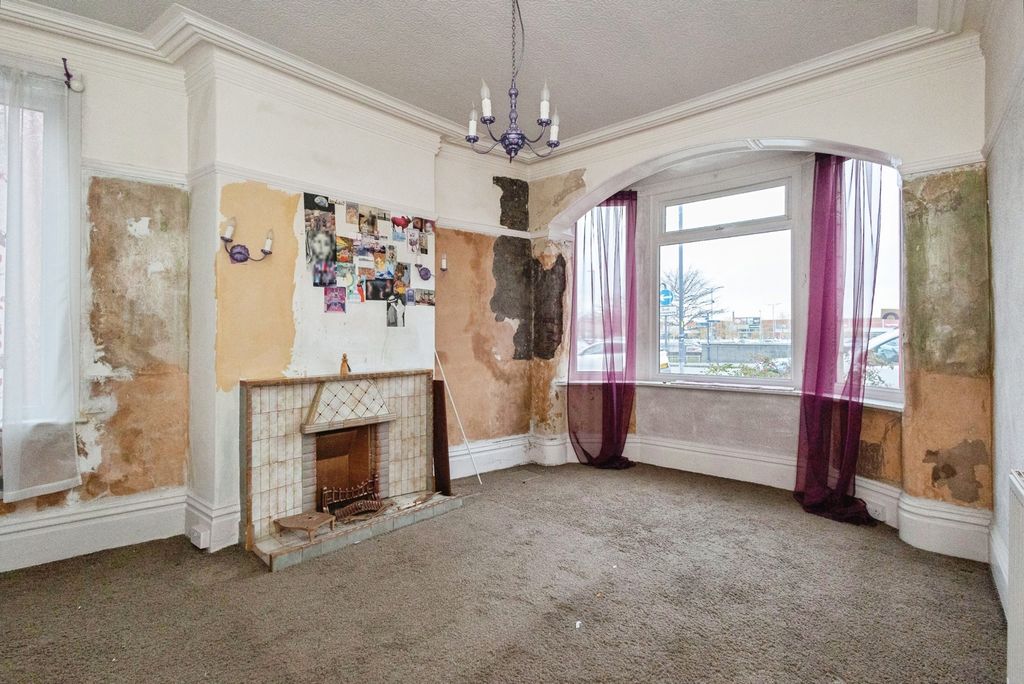 Property photo 3 of 19 Pbox-Img.Jpg