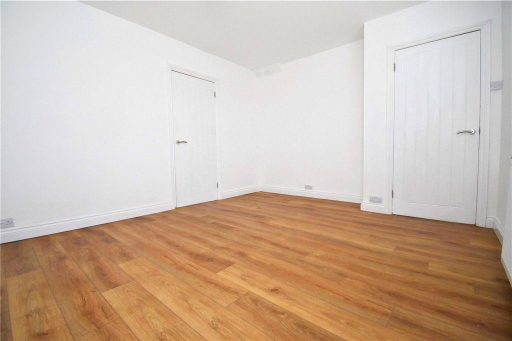 Property photo 3 of 13 Picture No. 24