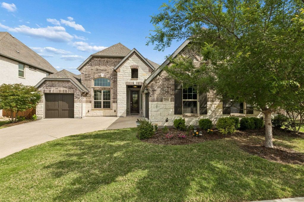 Property photo 1 of 27