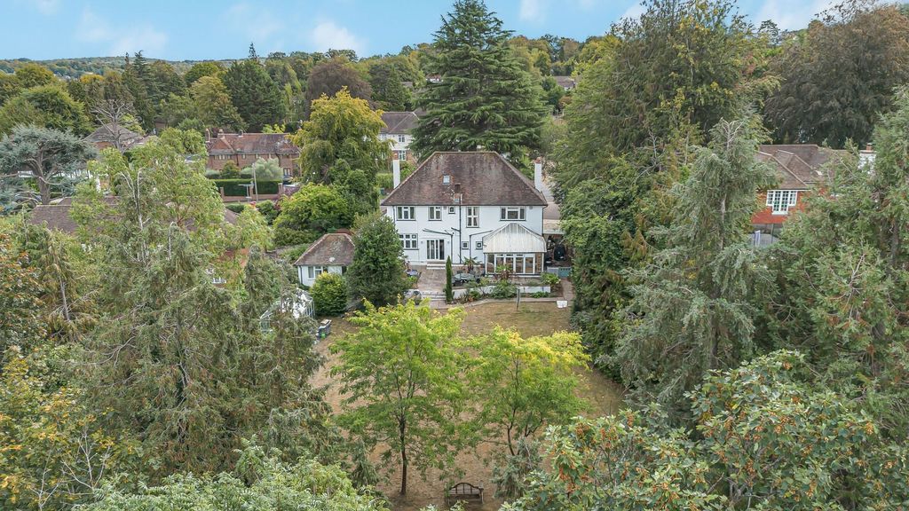 Property photo 2 of 34