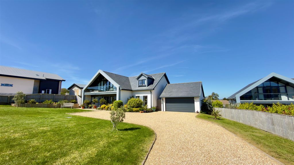 Property photo 1 of 39 Front.Jpg