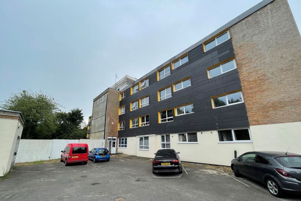 Property photo 3 of 4