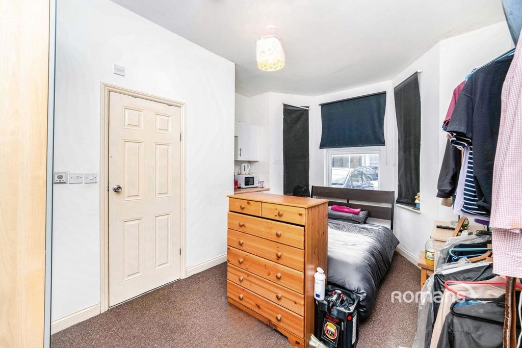 Property photo 2 of 6 Pbox-Img.Jpg