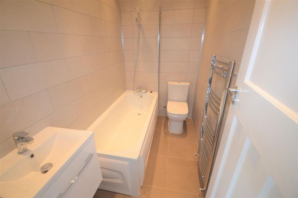 Property photo 3 of 3 The Herons E11