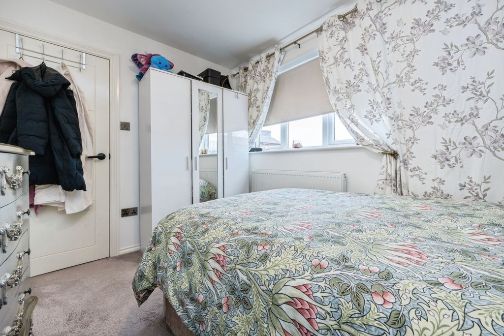 Additional image 9 of 2 bed flat for saleSpoondell, Dunstable LU6