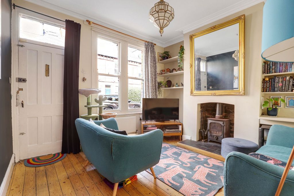 Property photo 2 of 13
