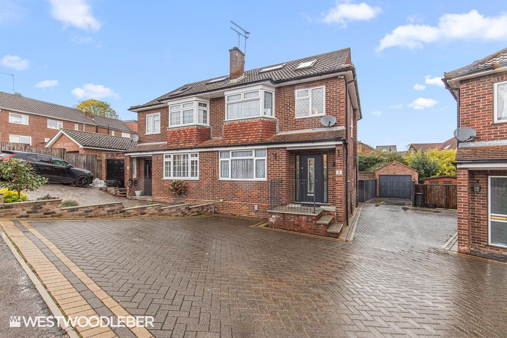 Property photo 1 of 30 Cillocksclose_39.Jpg
