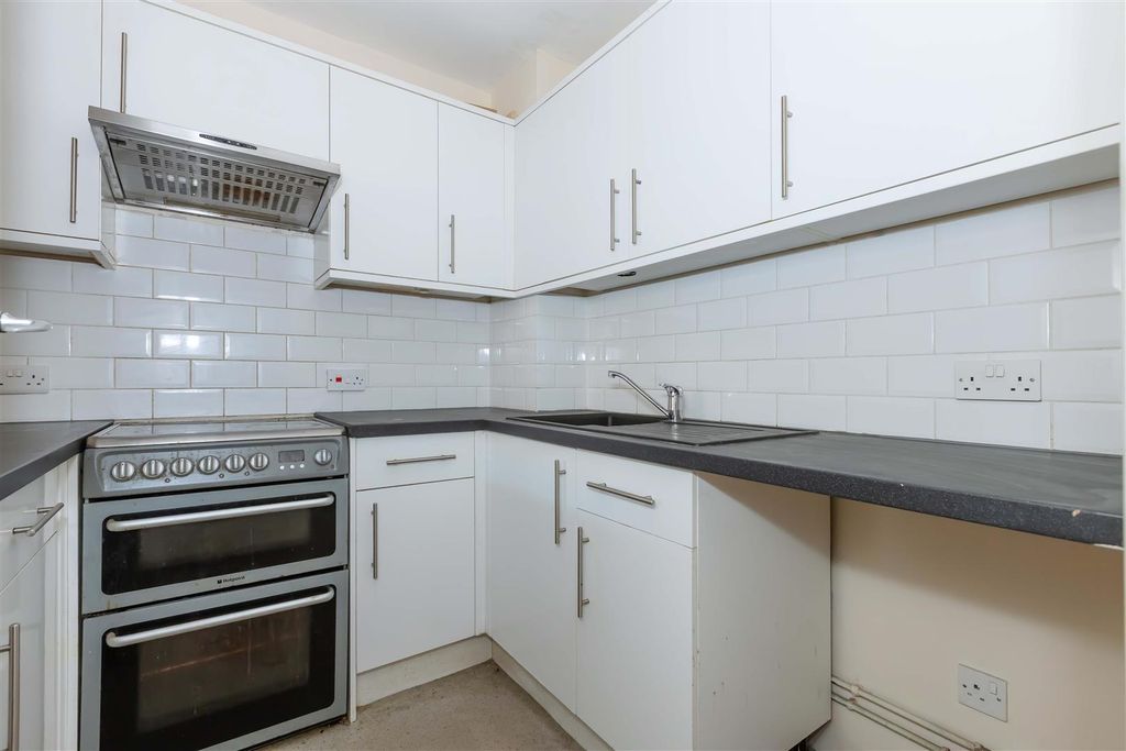 Property photo 3 of 10 Saffrons Court_4.Jpg