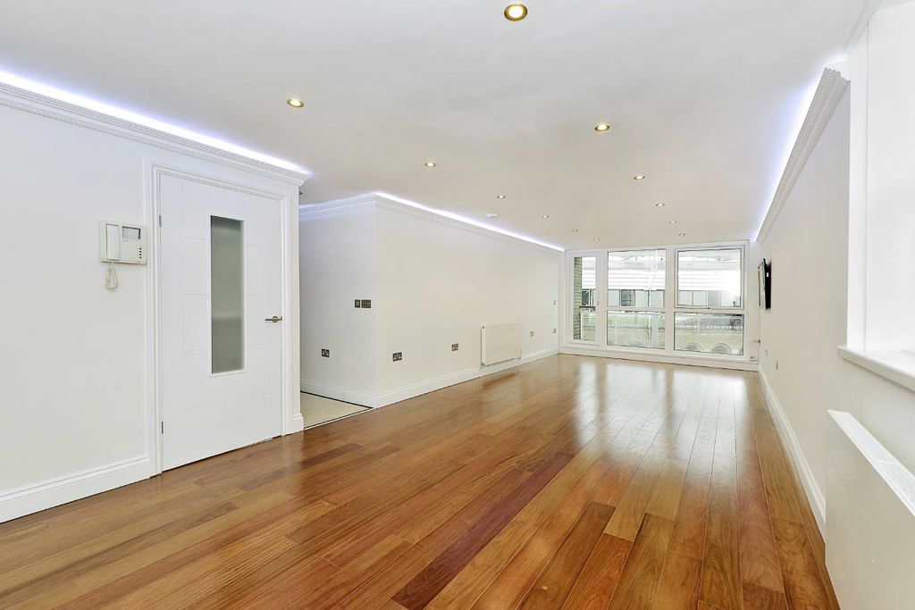 Property photo 1 of 8 Photo