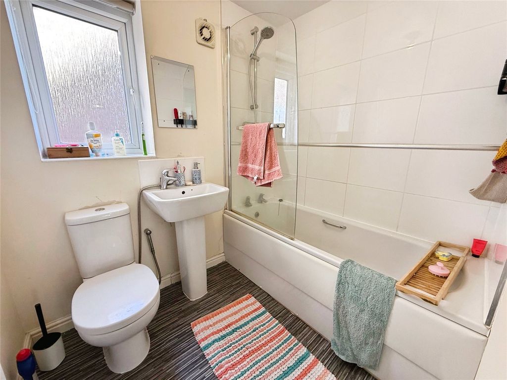 Property photo 3 of 15 Bathroom