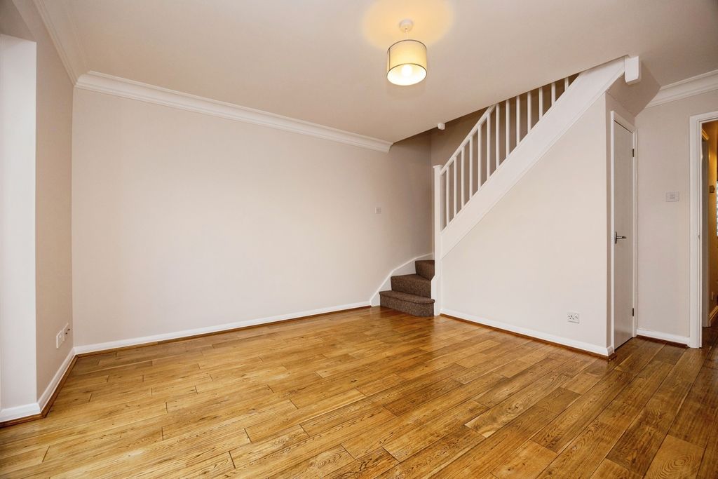 Property photo 3 of 17 Pbox-Img.Jpg