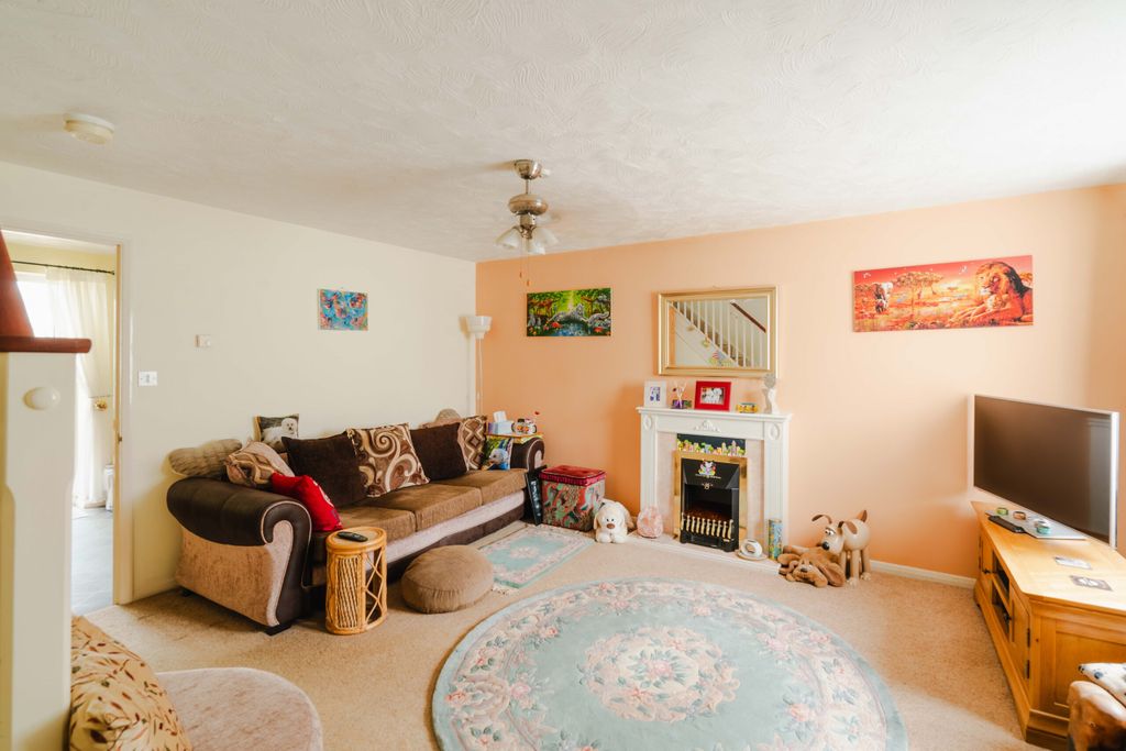 Property photo 2 of 21 2