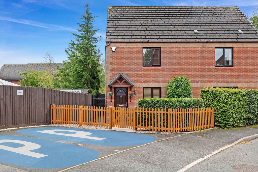 Property photo 1 of 11
