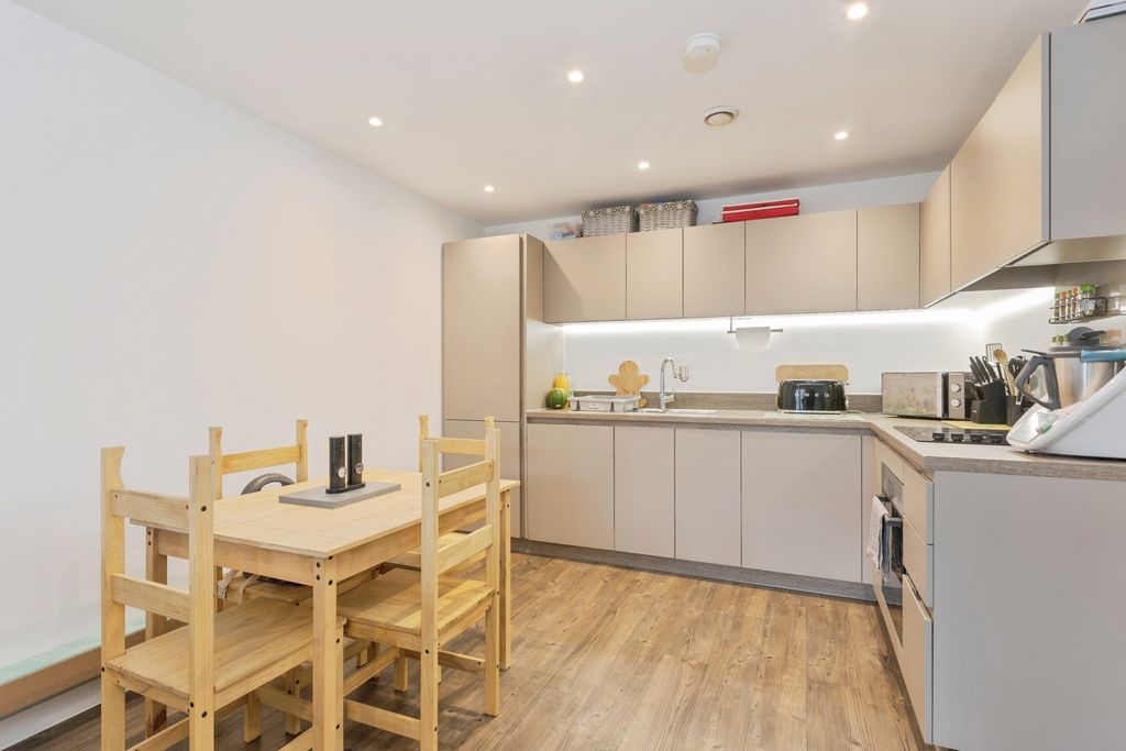 Property photo 2 of 16 Pbox-Img.Jpg