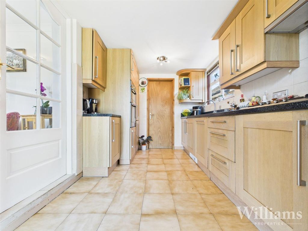 Property photo 3 of 17 Cam04950G0-Pr0098-Still022.Jpg