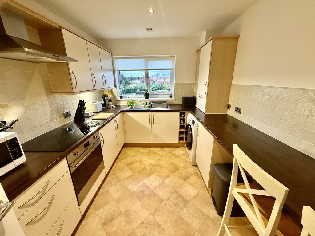 Property photo 3 of 6 Img_1033