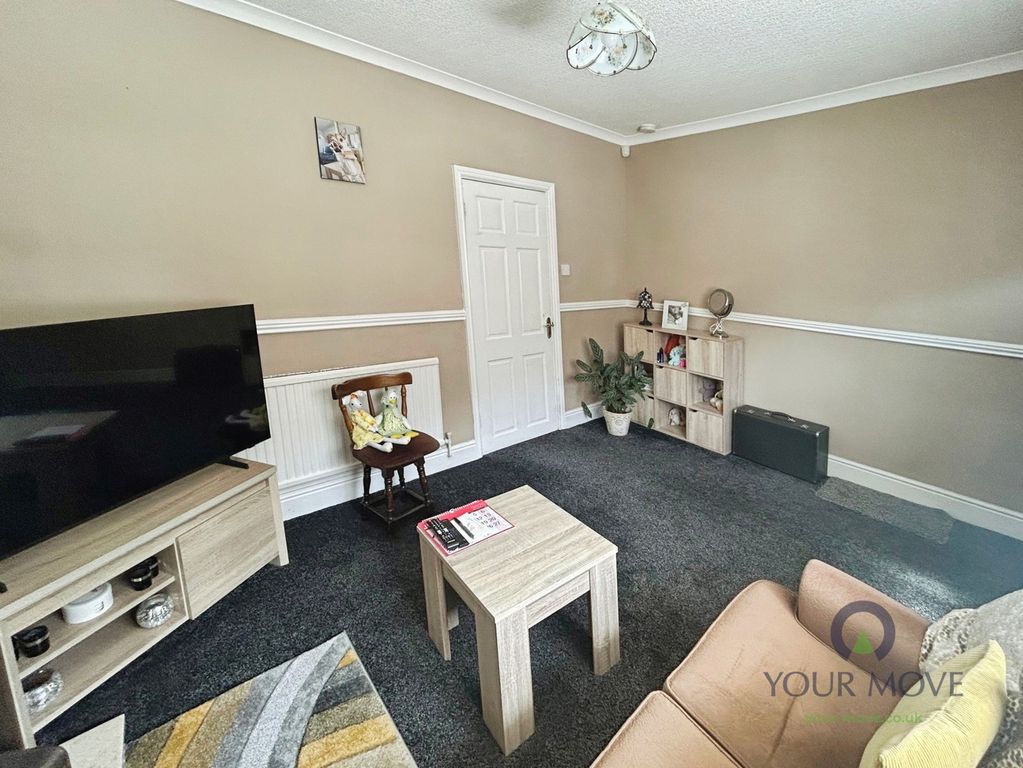 Property photo 3 of 15 Lounge