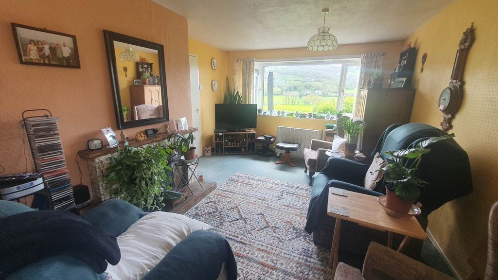 Property photo 3 of 23