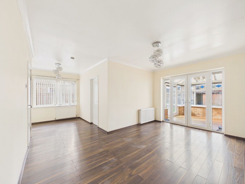 Property photo 2 of 17 4788854