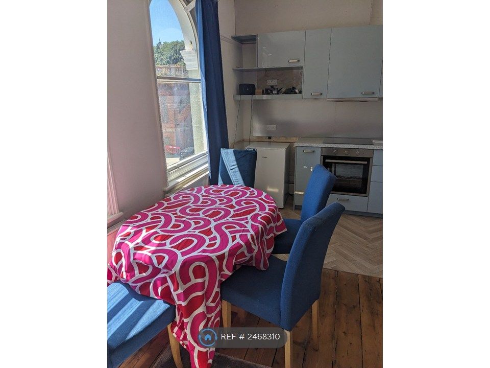 Property photo 1 of 6 Newly Refurbished Kitchen Dining Lounge