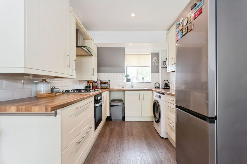 Property photo 2 of 17 Photo