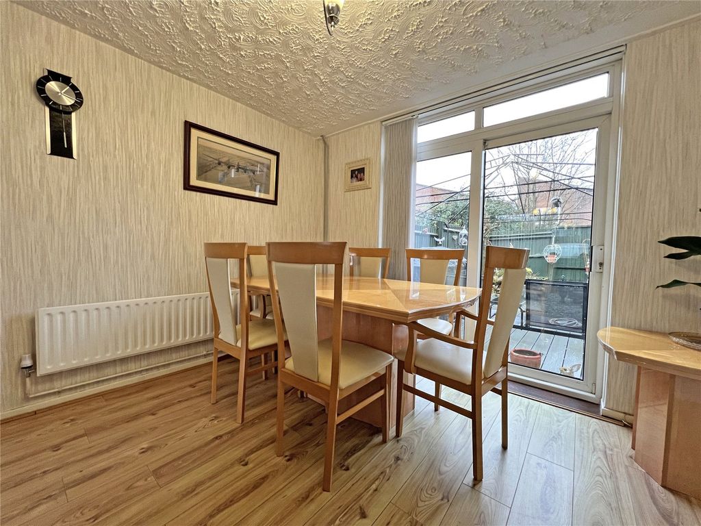 Property photo 3 of 16 Picture No. 13