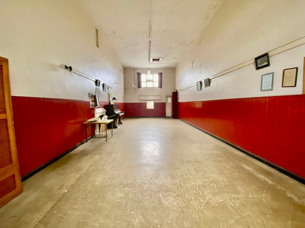 Property photo 2 of 6