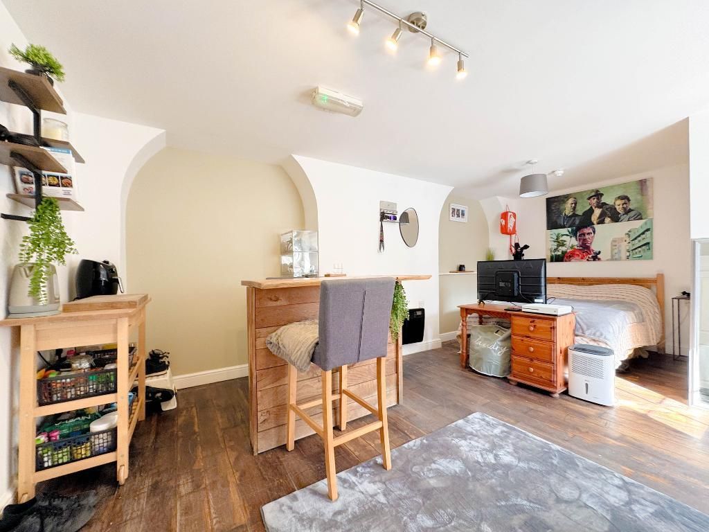 Property photo 3 of 9 Photo 3