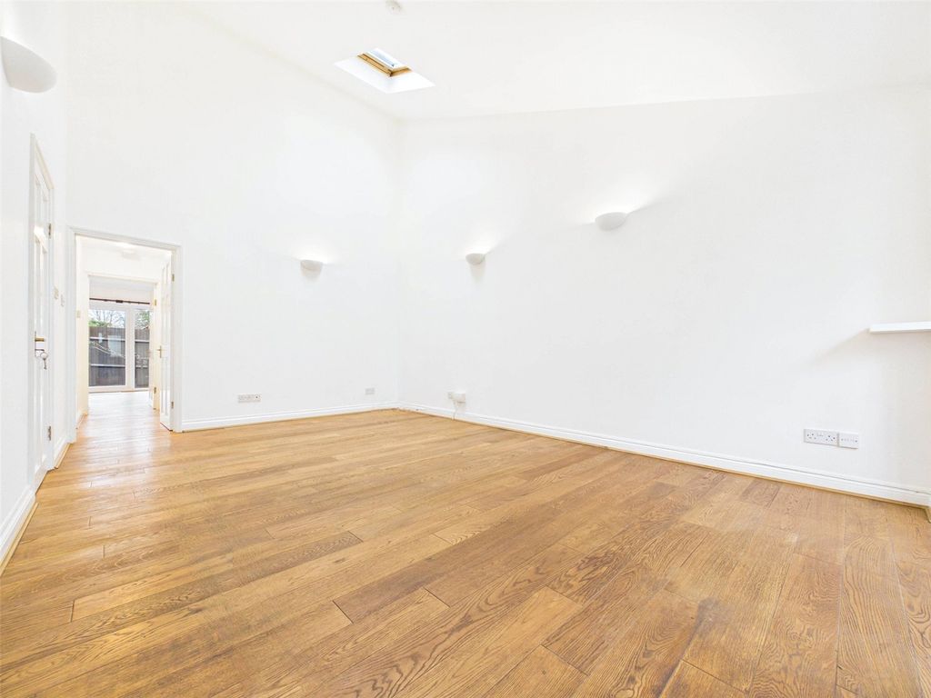 Property photo 2 of 16 Picture No. 09