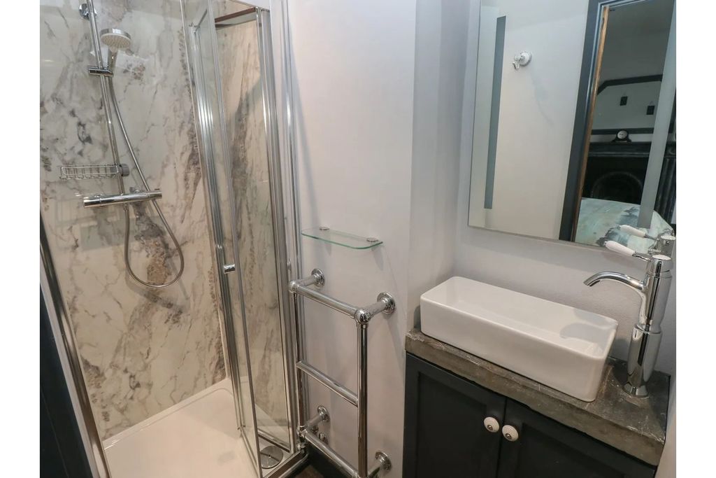 Additional image 29 of 3 bed flat for saleNarberth Road, Tenby SA70