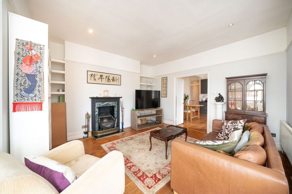 Property photo 2 of 9