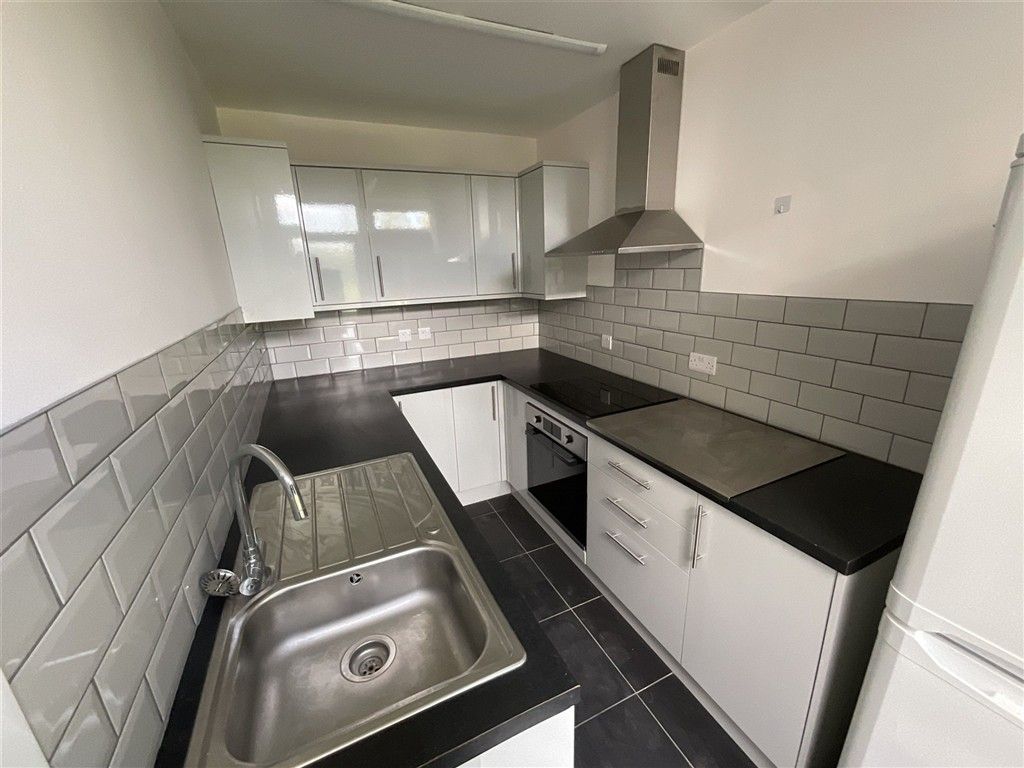 Property photo 1 of 9 Kitchen.