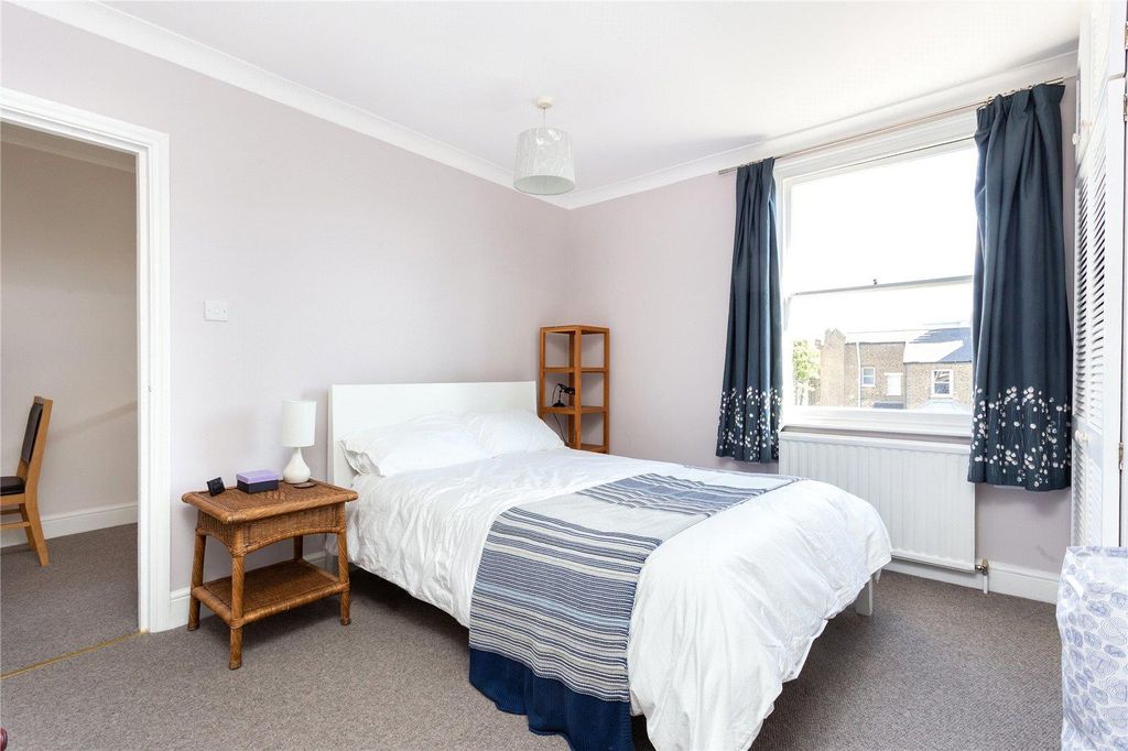 Property photo 3 of 7