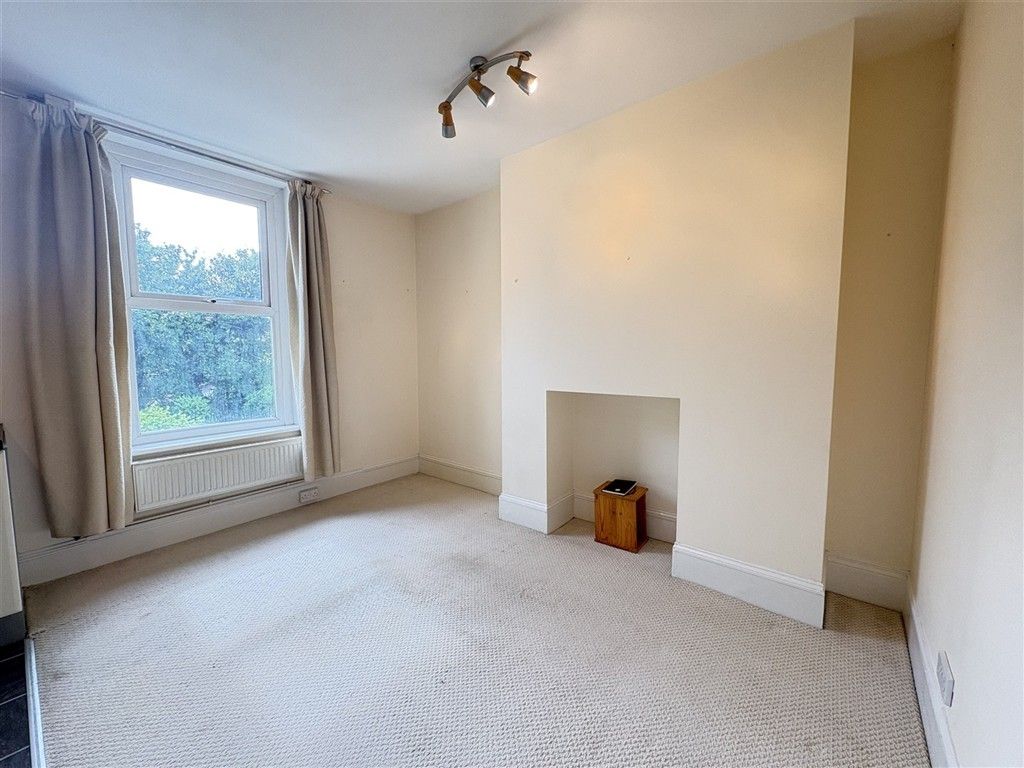 Property photo 1 of 8 Int New