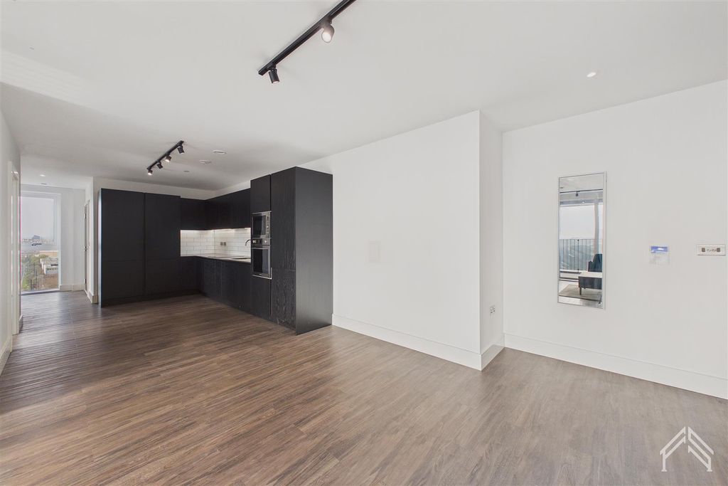 Property photo 3 of 21 3.Jpg