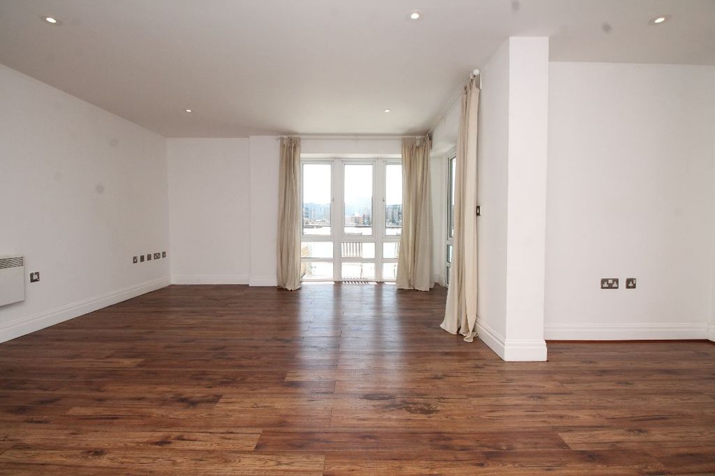 Property photo 3 of 36