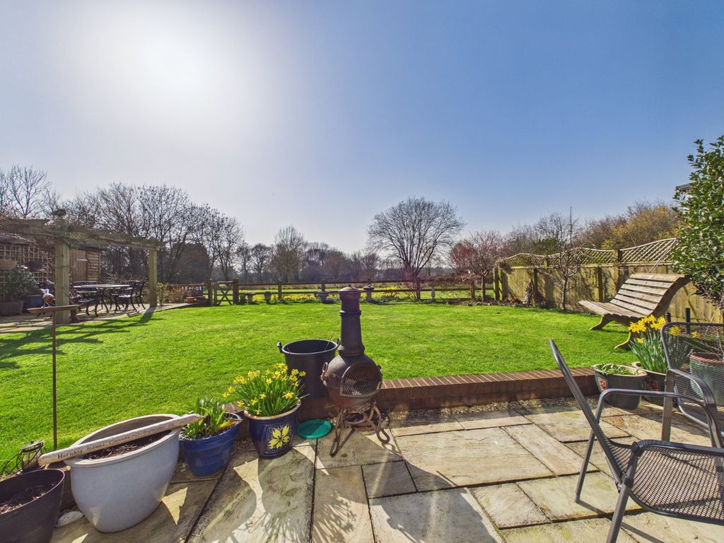 Property photo 3 of 20 Garden