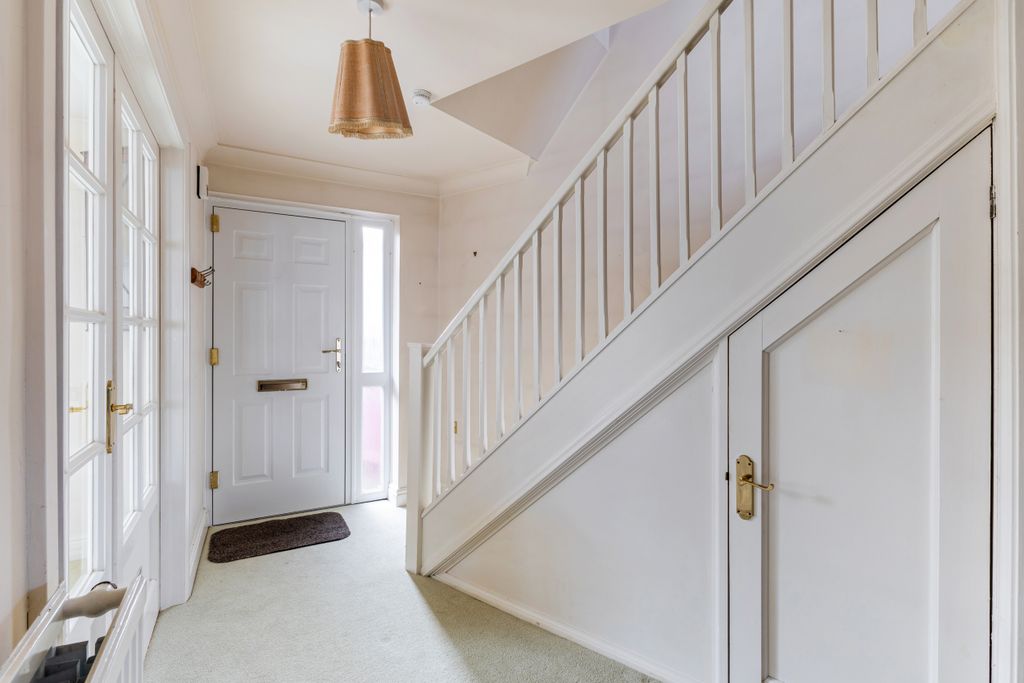 Property photo 2 of 14 Entrance