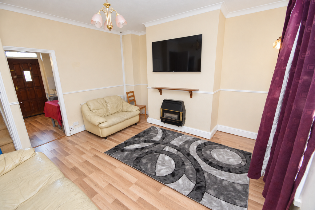 Property photo 3 of 12